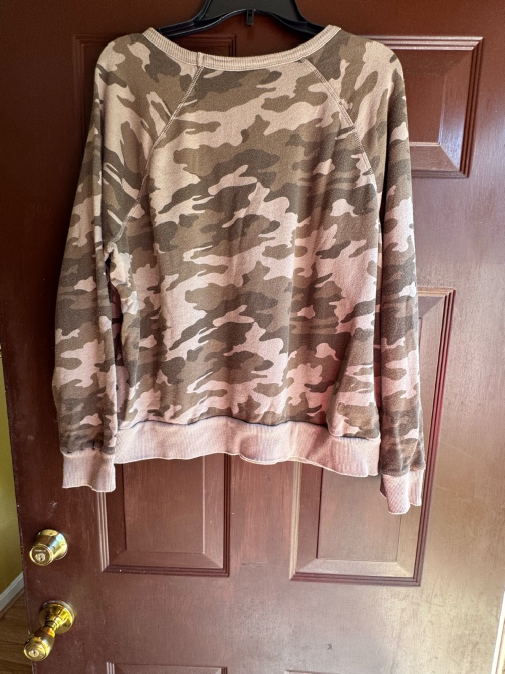 Universal Thread Camo Sweatshirt Size Large - Picture 2 of 4